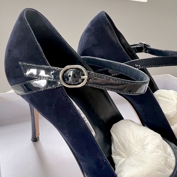 Manolo Blahnik Pumps - Picture 5 of 8